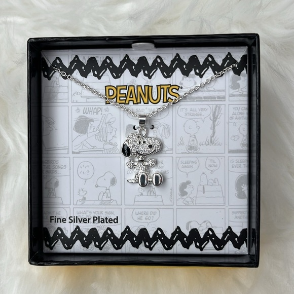 🆕 Peanuts Snoopy Rhinestone Crystals Pendant Necklace Fine Silver Plated - Picture 4 of 11